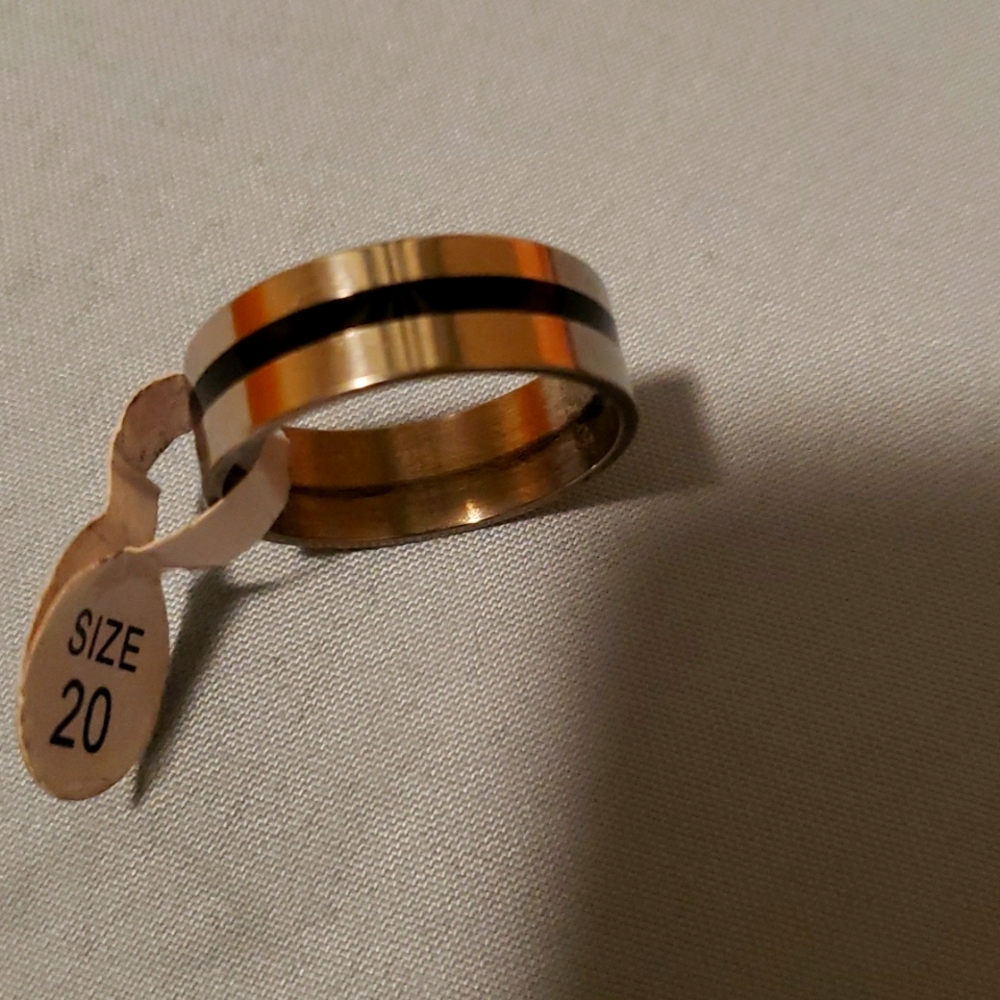 Black and silver Men fashion ring.